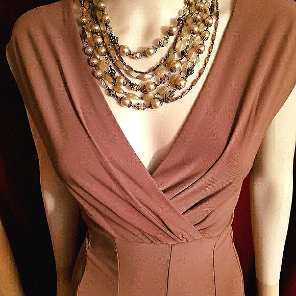 NWT-Gorgous, Elegant, Sexy Figure flattering dress - Picture 6 of 16